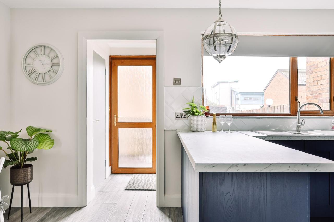Villa Family Town House Belfast Exterior foto